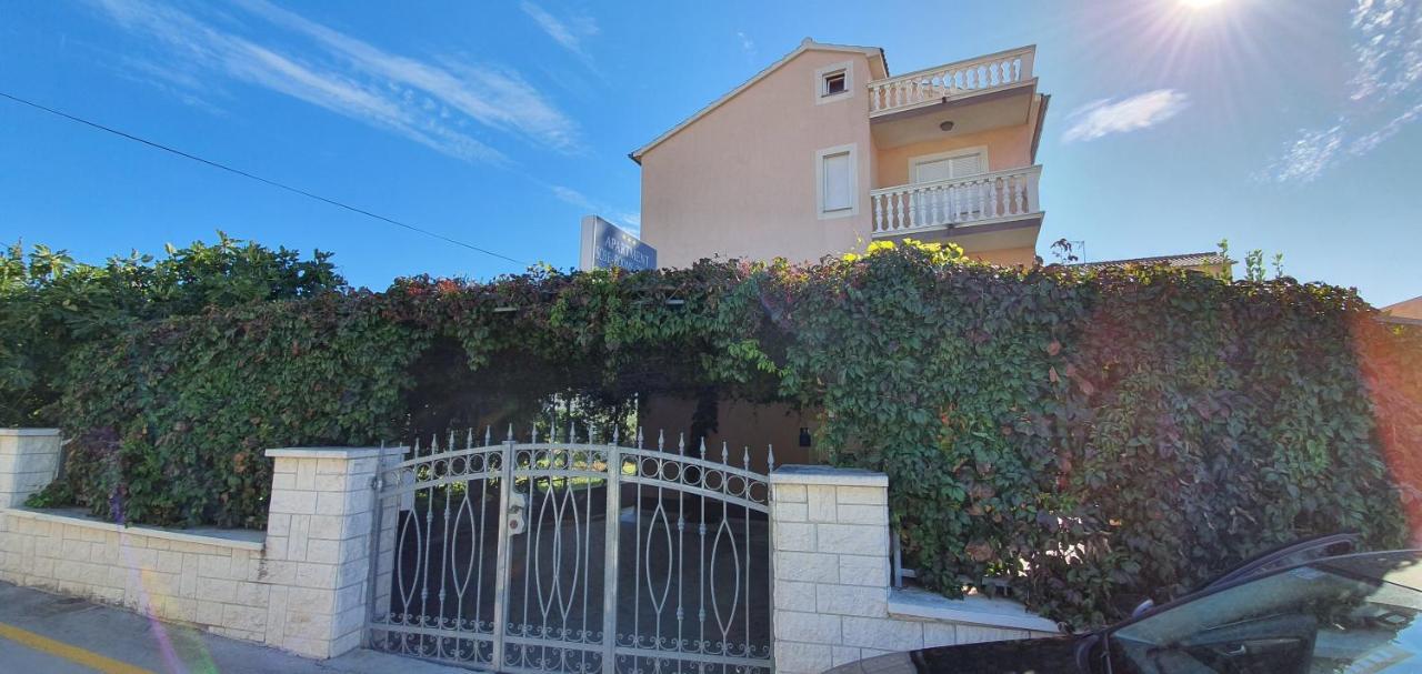 Apartmani Mira Vodice Dış mekan fotoğraf
