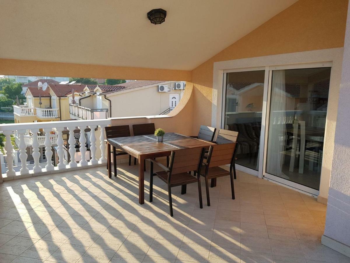 Apartmani Mira Vodice Dış mekan fotoğraf
